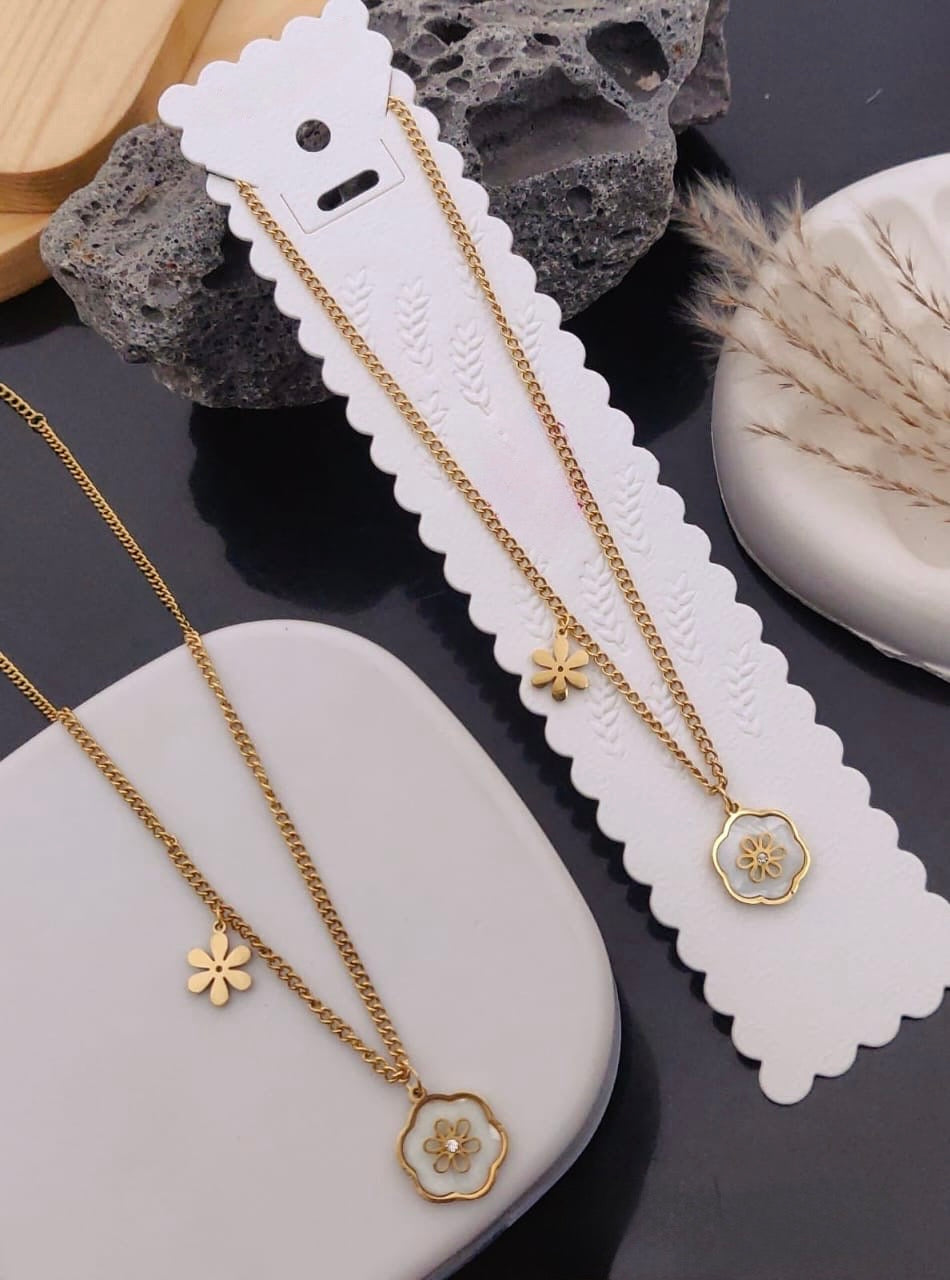 Daisy Fields Layering Chain